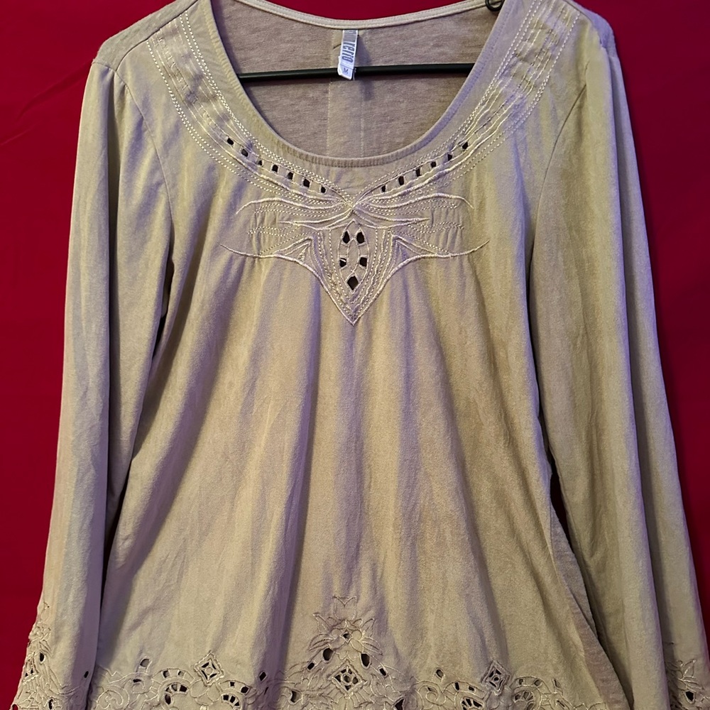 Ladies top with beautiful detail